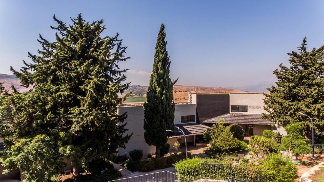 Kfar Giladi Hotel エクステリア 写真