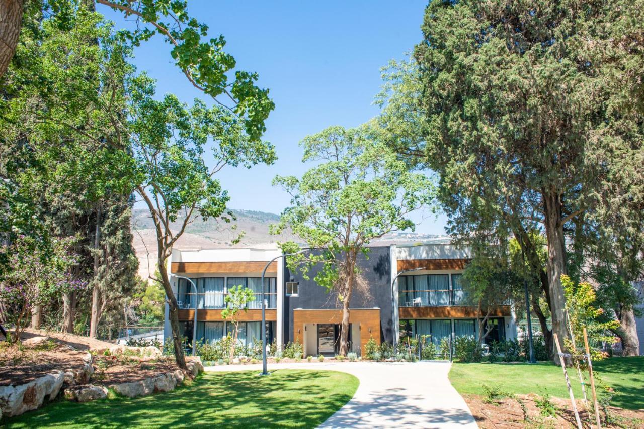 Kfar Giladi Hotel エクステリア 写真