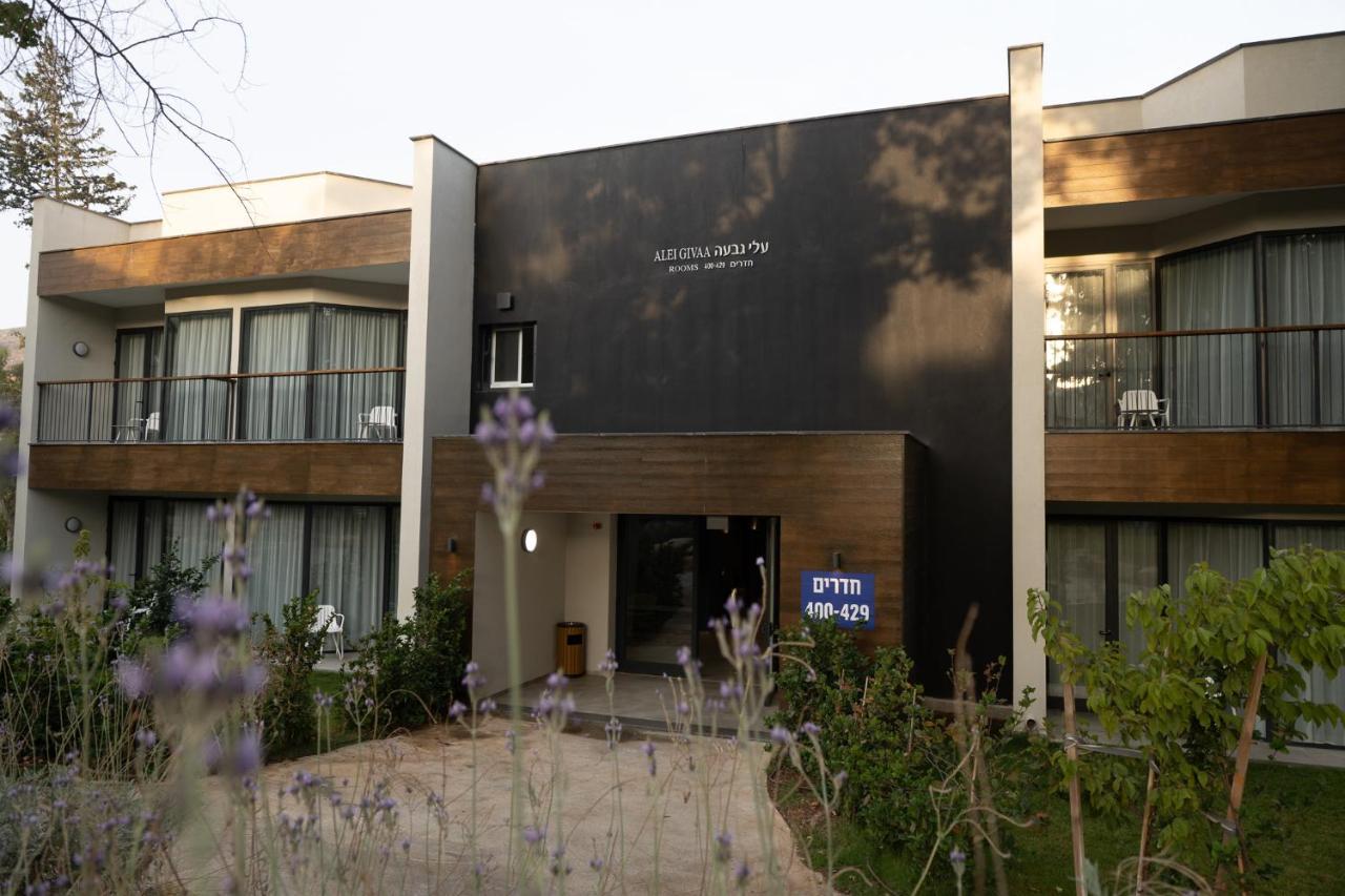 Kfar Giladi Hotel エクステリア 写真