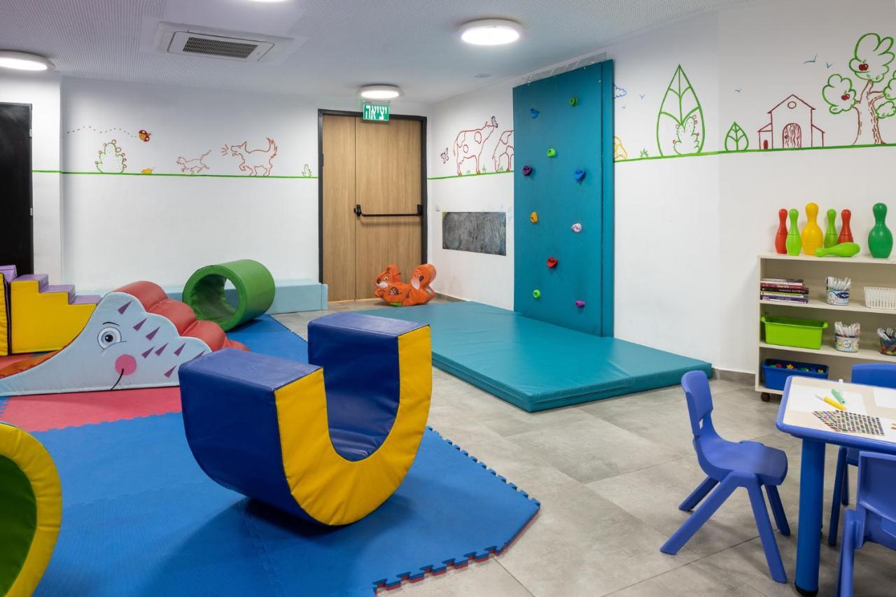 Kfar Giladi Hotel エクステリア 写真