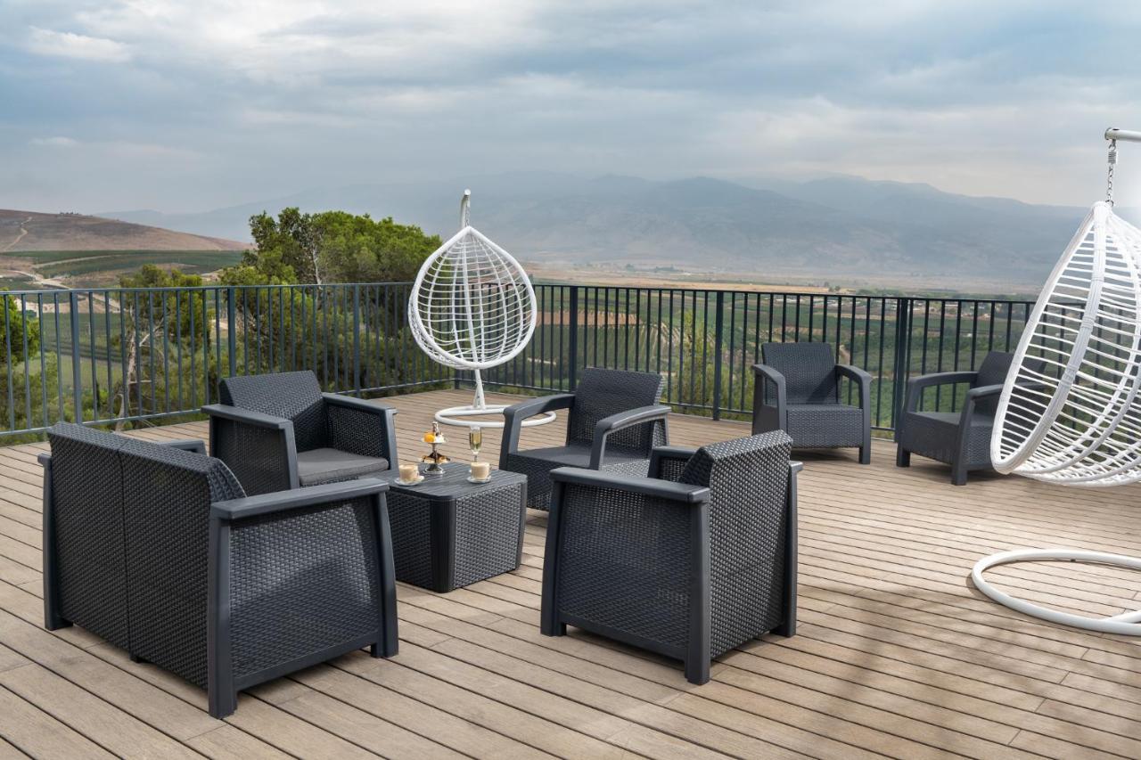 Kfar Giladi Hotel エクステリア 写真