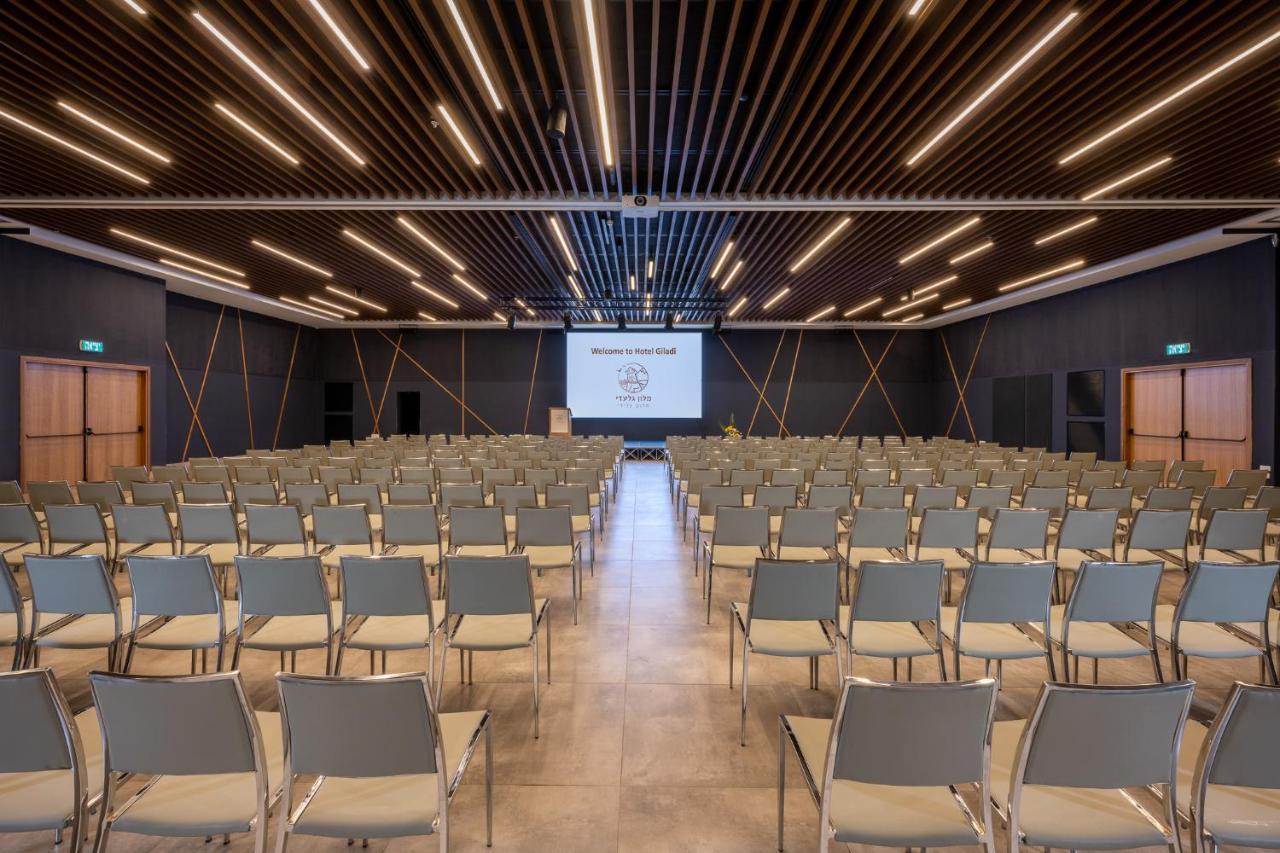 Kfar Giladi Hotel エクステリア 写真