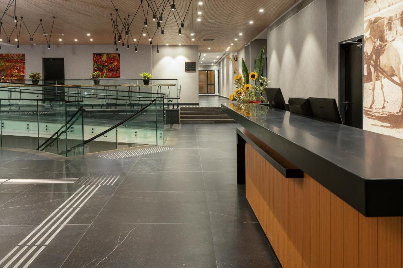 Kfar Giladi Hotel エクステリア 写真