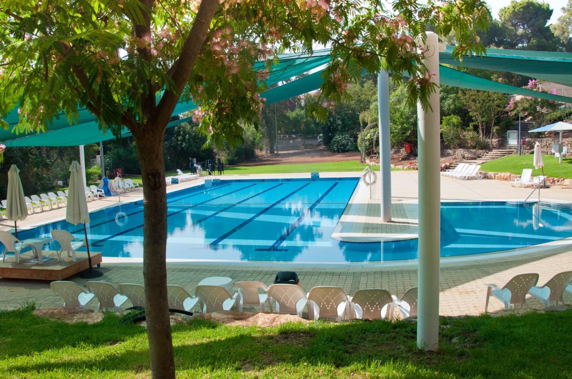 Kfar Giladi Hotel エクステリア 写真