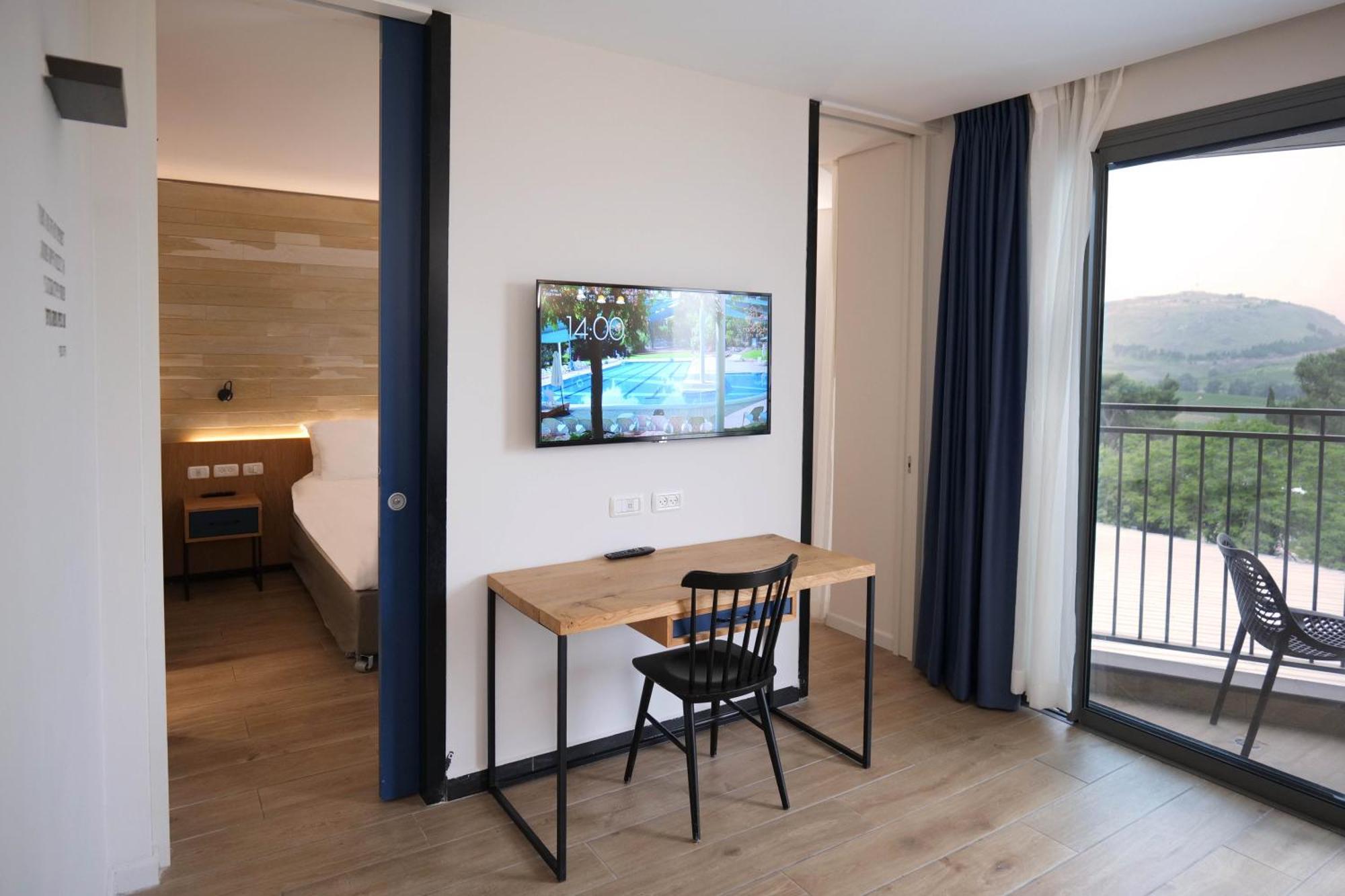 Kfar Giladi Hotel エクステリア 写真