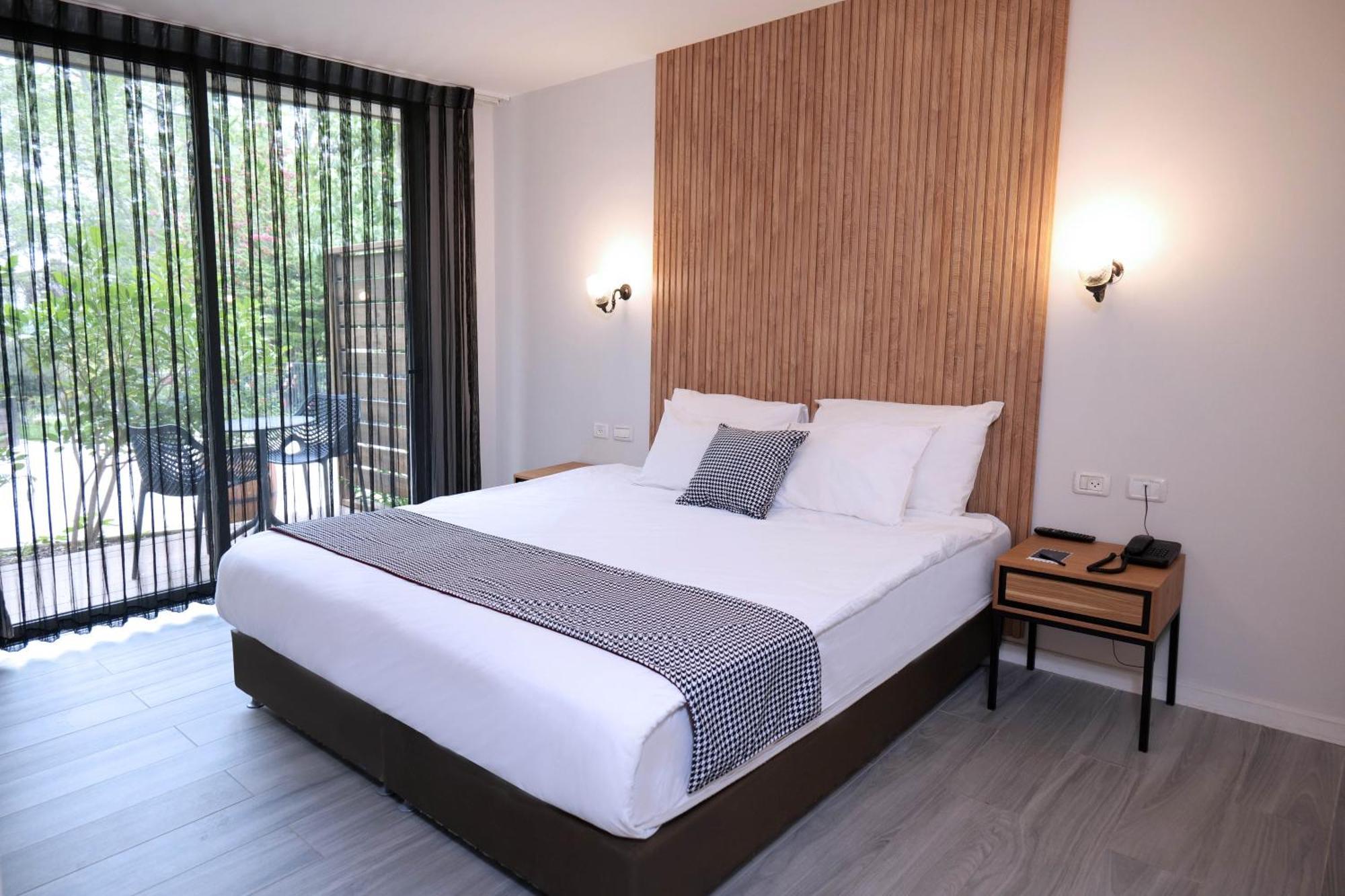 Kfar Giladi Hotel エクステリア 写真